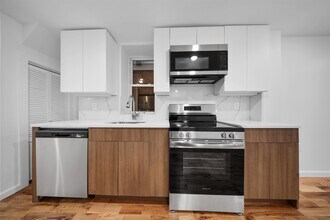 Building Photo - 1111 53rd St