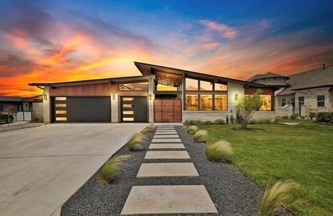 Building Photo - 607 Crosswater Ln