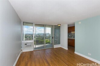 Building Photo - 1541 Dominis St