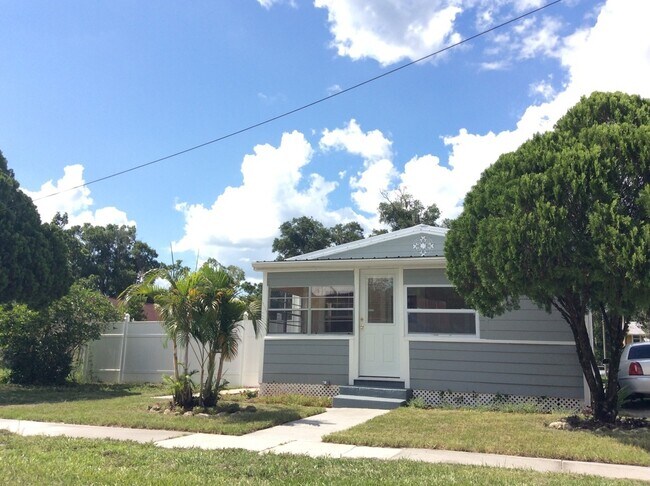Foto del edificio - MOVE IN SPECIAL- Cozy 2 Bed/ 1 Bath Home in Saint Cloud