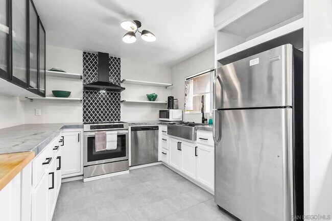 Foto del edificio - 2510 Clairemont Dr
