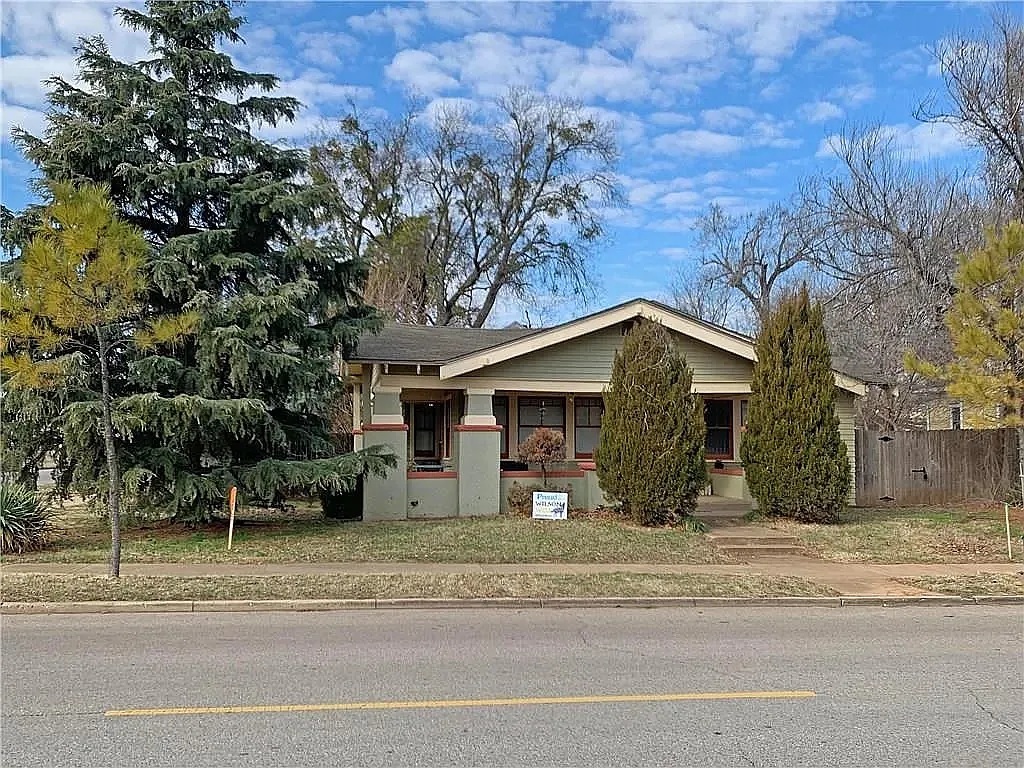 Primary Photo - 2301 N Shartel Ave