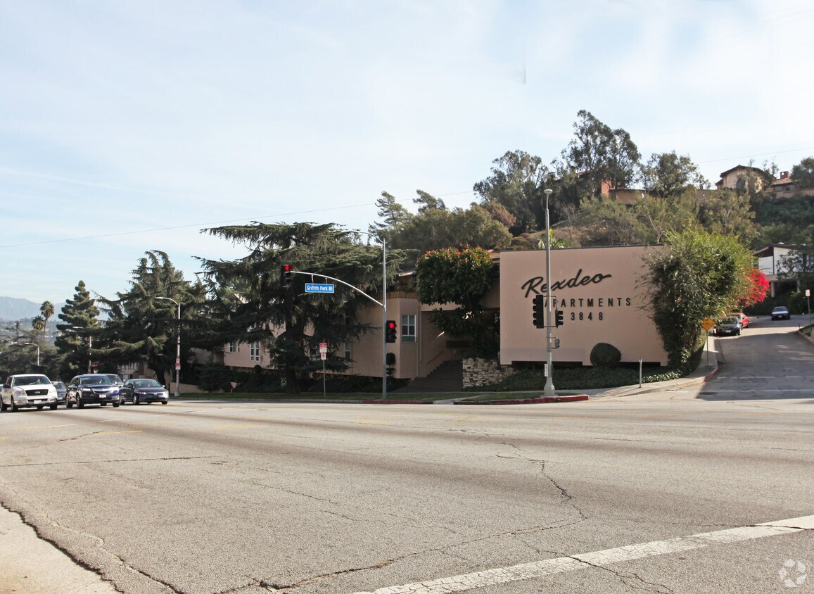 Building Photo - Rexdeo Apartments
