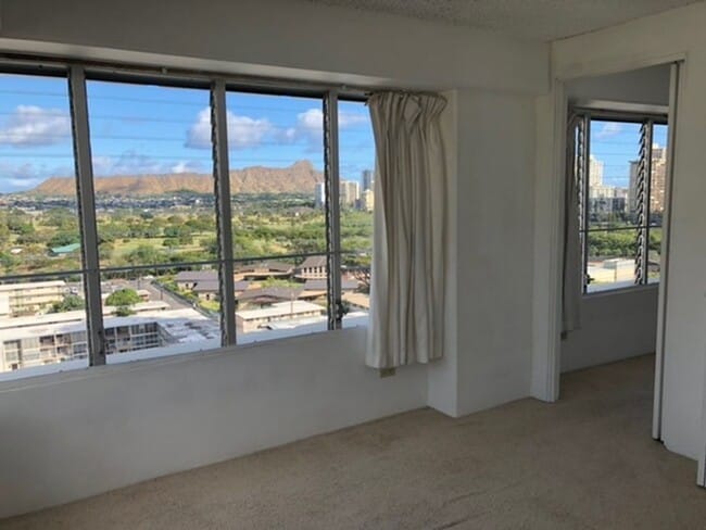 Building Photo - One bedroom corner unit at Regency Tower 1502