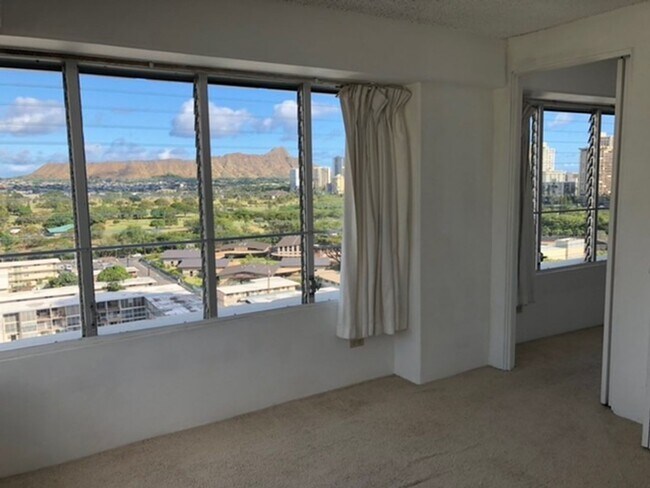 Foto del edificio - One bedroom corner unit at Regency Tower 1502