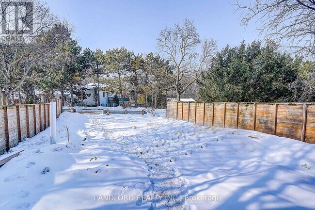Building Photo - 1146 Broadview Ave
