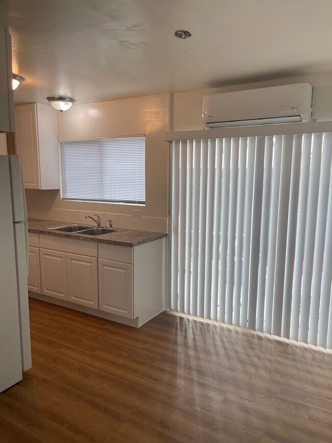 Brand new kitchen - 1154 E Lexington Ave