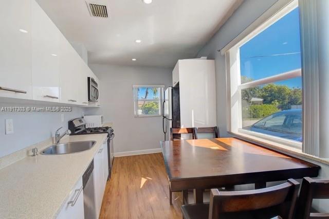 Foto del edificio - 8000 NE Bayshore Ct