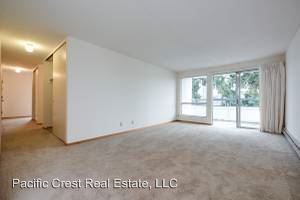 Building Photo - 909 6th Ave