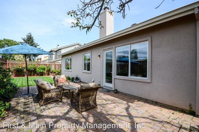 Building Photo - 4 br, 2.5 bath House - 4283 Kingsford Drive
