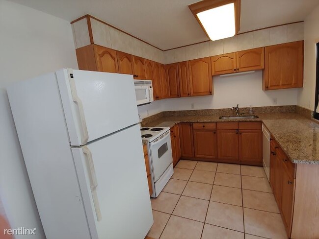 Building Photo - 3 br, 2 bath House - 19083 Flamingo Rd