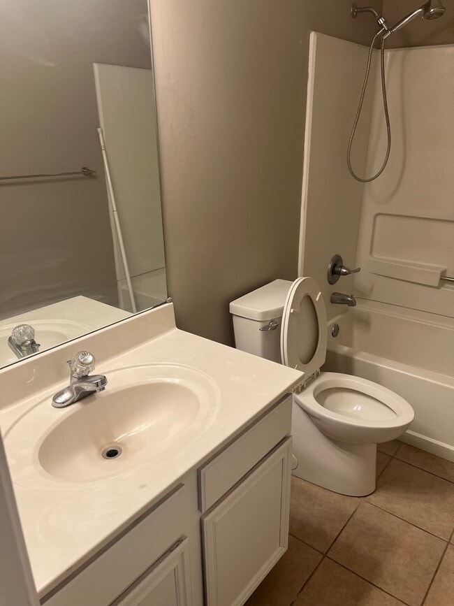 Photo - NOW AVAILABLE!!  Beautiful 2 bed 2 bath with a lake view House