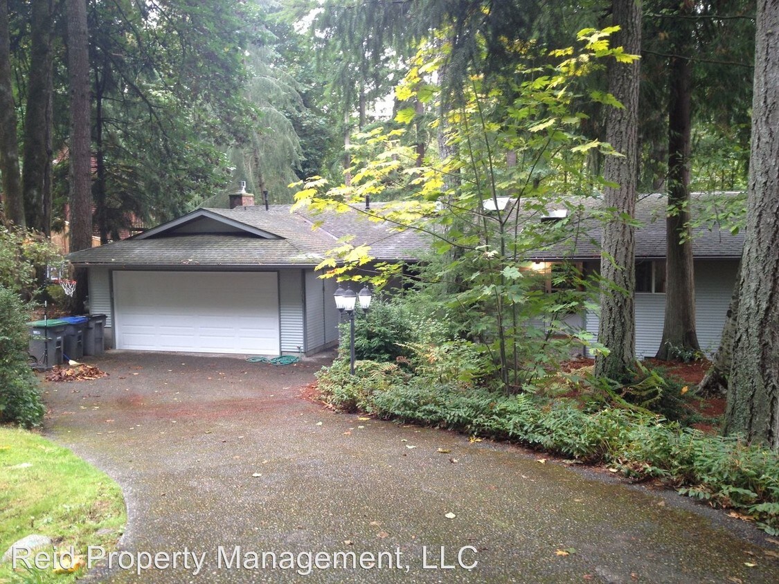 Foto principal - 3 br, 2 bath House - 7551 Varsity Lane NE