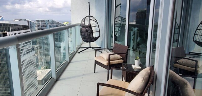 Building Photo - 495 Brickell Ave