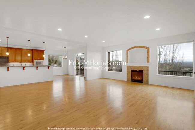 Foto del edificio - Luxury Five Bedroom Home in Happy Valley with Amazing Views!