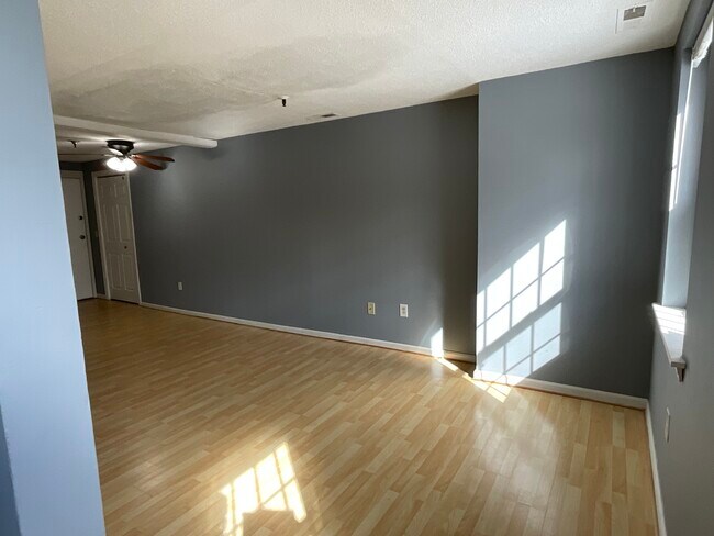 Foto del edificio - 1 Russell St