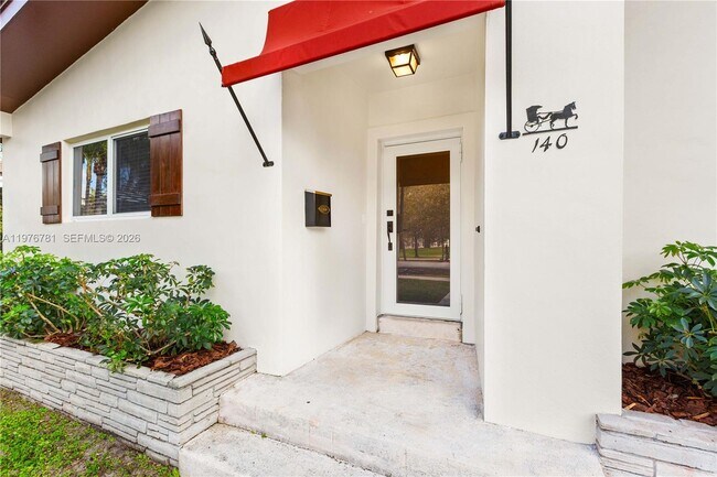 Building Photo - 140 Santander Ave