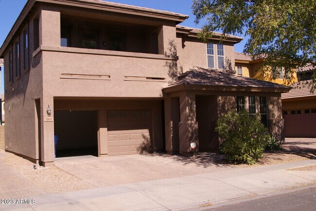Building Photo - 3860 E Fairview St