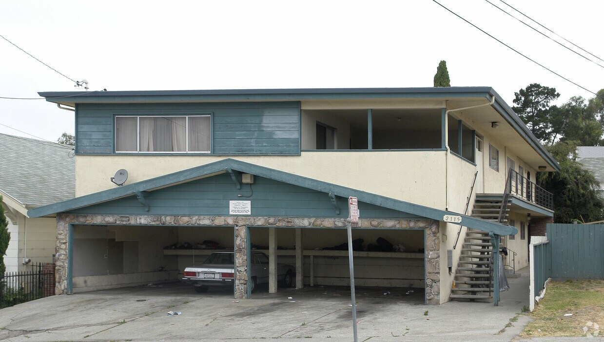 Primary Photo - 2115 38th Ave