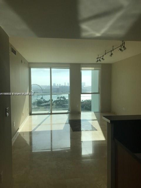 Foto del edificio - 253 NE 2nd St