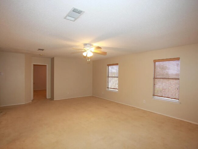 Foto del edificio - 955 Wisperwood Dr