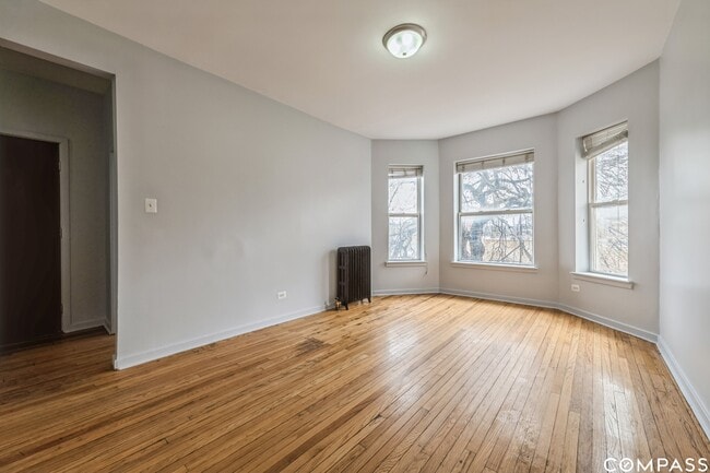 Foto del edificio - 310 N Kedzie Ave