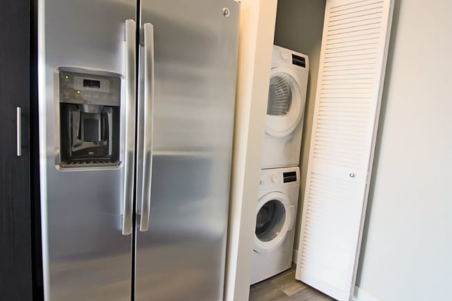 Building Photo - 1 E Delaware Pl