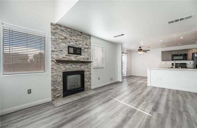 Building Photo - 4032 Castle Cove Dr