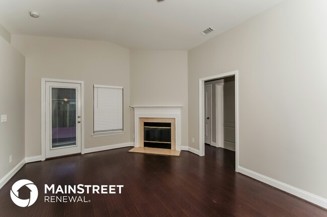 Building Photo - 4052 Cambridge Dr