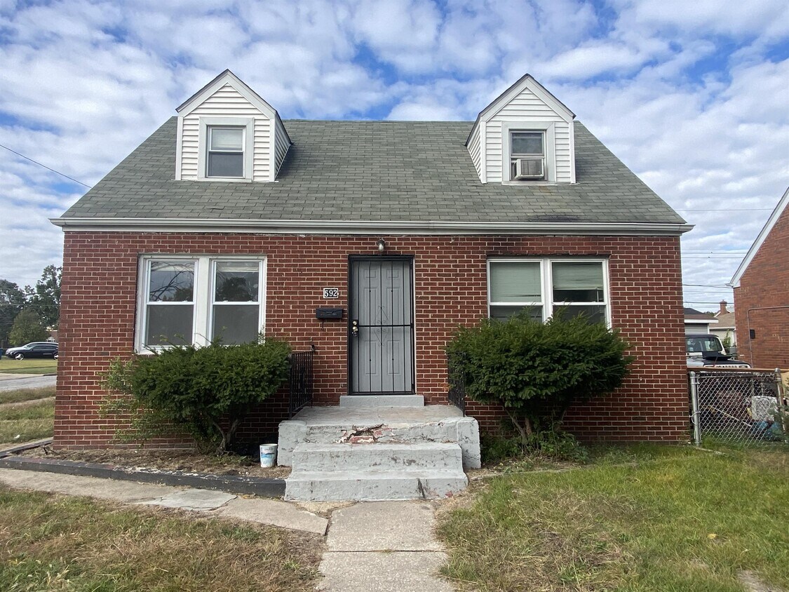 592 Taney Pl, Gary, IN 46404 House Rental in Gary, IN