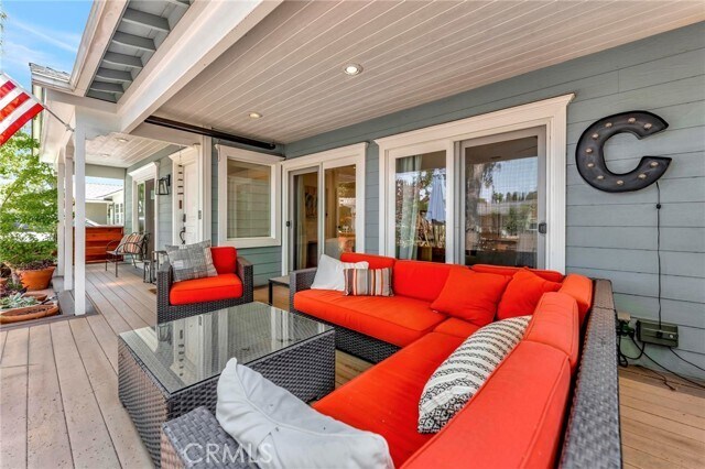 Building Photo - 2674 Redlands Dr