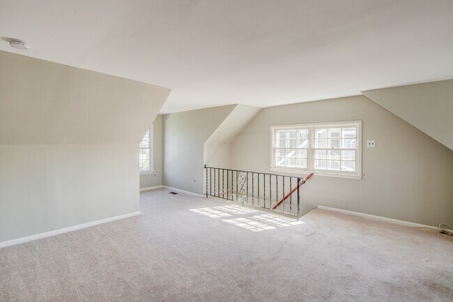 Foto del edificio - 1206 Sylvan Drive, Unit 2