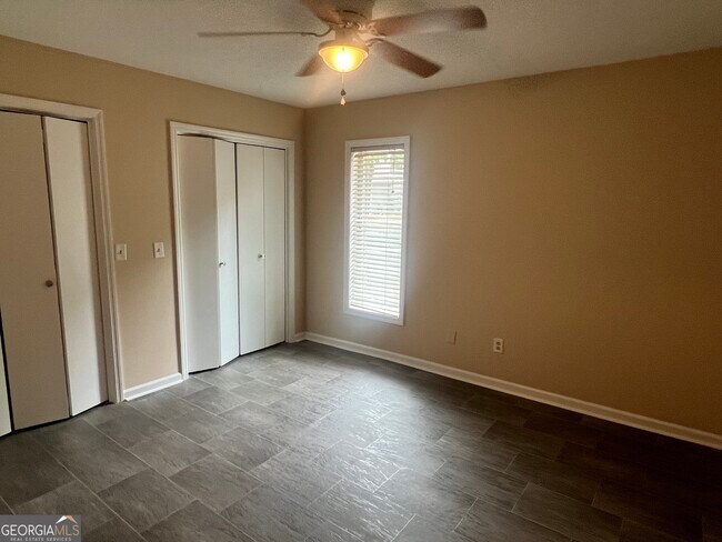 Building Photo - 312 Hummingbird Cir
