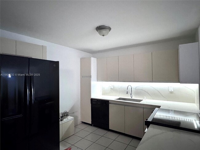 Building Photo - 18151 NE 31st Ct
