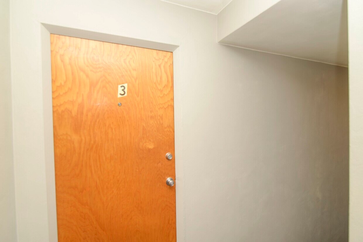 Foto principal - 214 W Atchison St