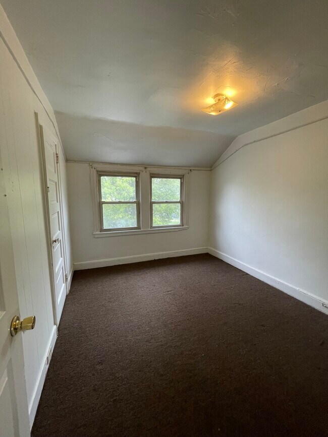 1206 Pine Street, Chester, PA 19013 Townhome Rentals in Chester PA