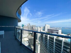 Building Photo - 1000 Brickell Plaza