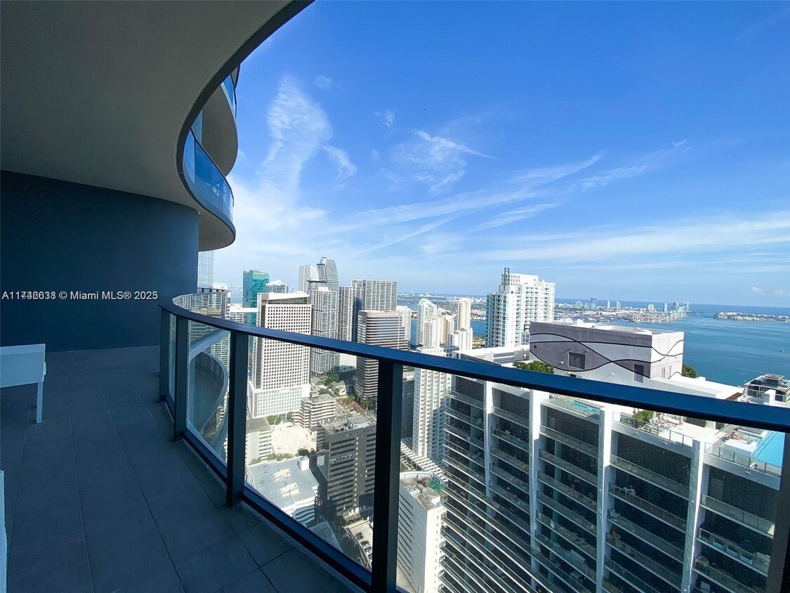 Primary Photo - 1000 Brickell Plaza