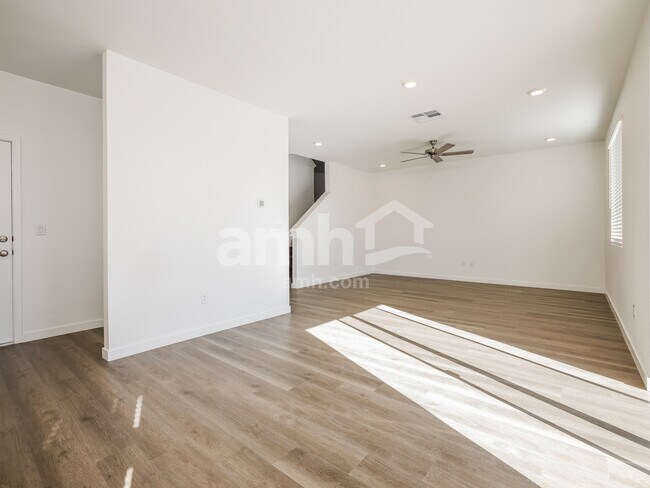 Building Photo - 2411 Dolly Ave