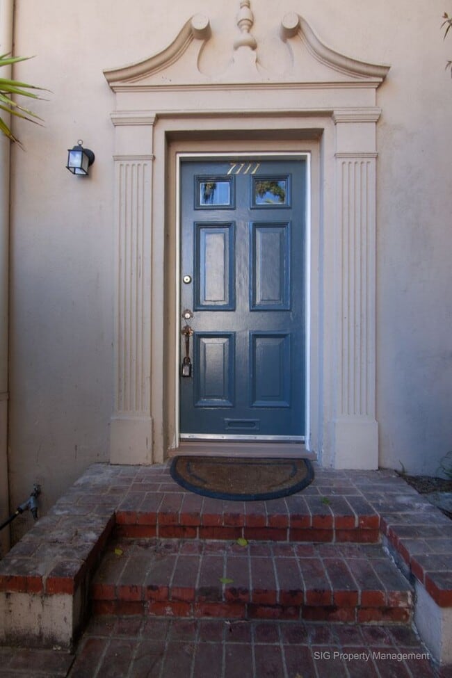 Foto del edificio - Hillside, 7101-7111 1/2