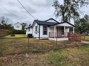 Building Photo - 8215 Easter St