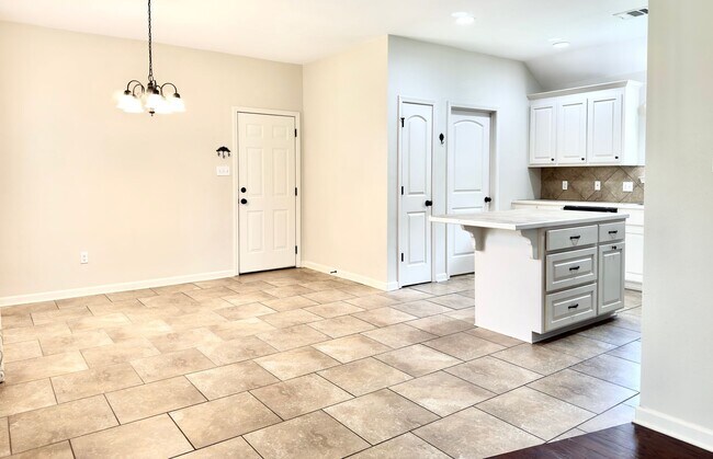 Foto del edificio - Move-In Ready 3 Bed, 2 Bath Home in Prairi...