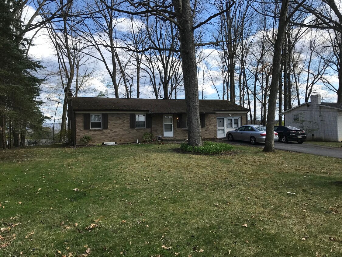 114 Seymore Ave Unit 114, State College, PA 16803 Apartments in State