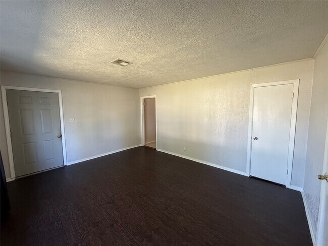 Foto del edificio - 5614 Ricky St