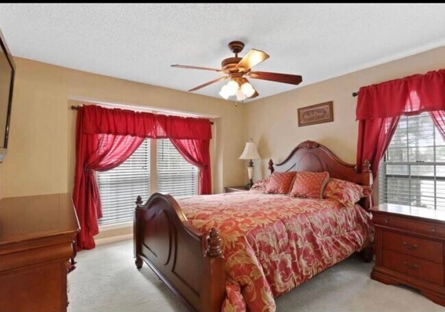 Foto del edificio - 642 Granville Ct