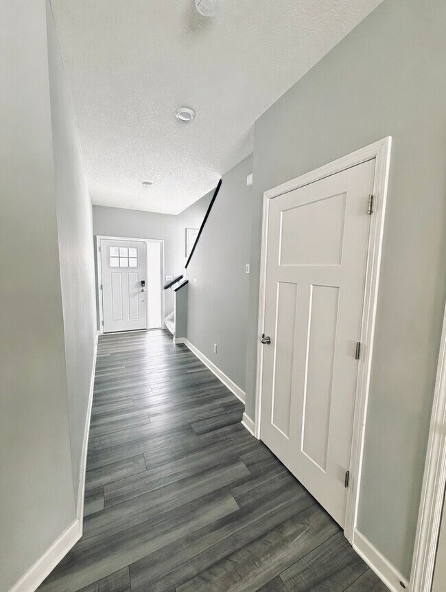 Foto del edificio - Beautiful New Construction 5bed 4bath Home in Otsego