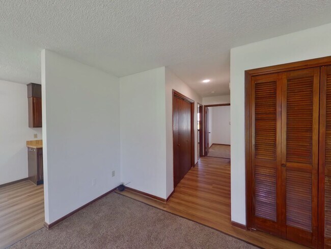 Foto del edificio - 117 N Brunswick St