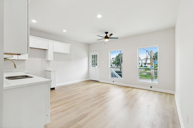 Foto del edificio - 3406 Jackson Ave