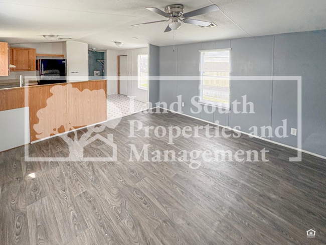 Building Photo - 425 Longfellow Blvd