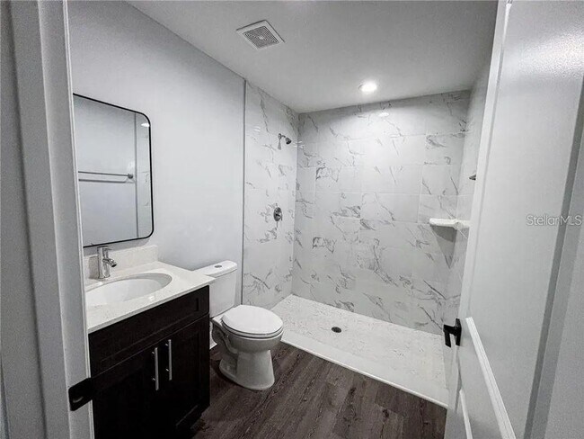Foto del edificio - AMAZING 3-bedroom, 2-bathroom home.